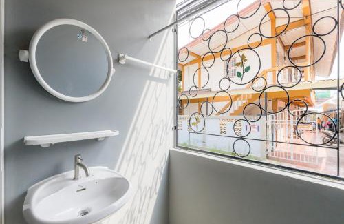 Bang Chan Hotel | MiddleWay House Bangkok