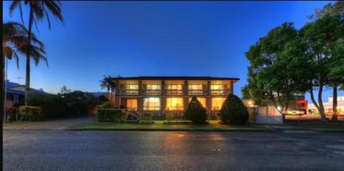 Taree Hotel | Midlands Motel
