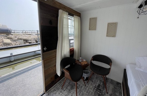 Sandusky Alquiler De Eote | Midnight Retreat Houseboat @ SoLSTAY Marina