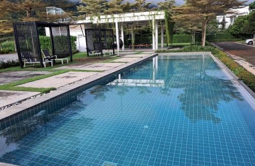 Sarika Apartamento | MIDST 2 ROYAL HILLS GOLF COURSE AND SPA