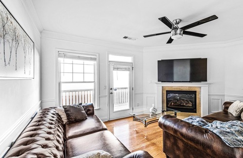 Atlantic Station Area Casa | Midtown/Atlantic Station 3 Bedroom Luxury Townhouse- Free Parking- Fast Wifi