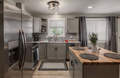 Campbell Park Casa | Midtown Charming 3 Bed Gem