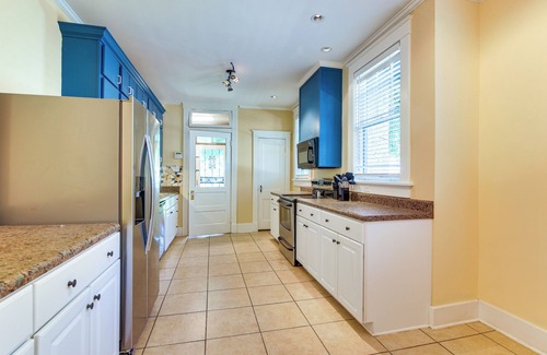 Crosstown Casa | Midtown Duplex 1 Mi to Memphis Zoo & Overton Park!