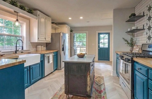 Tulsa Casa | Midtown Masterpiece w/Hot Tub, pets by HVNLYhomes