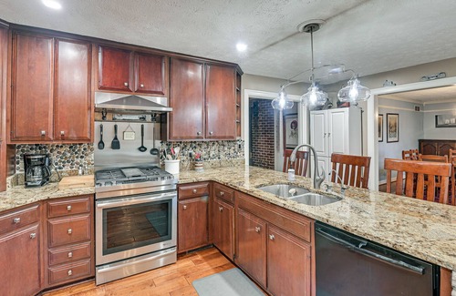 Frankfort Casa | Midway Home on 22 Acres Near Bourbon Trail!