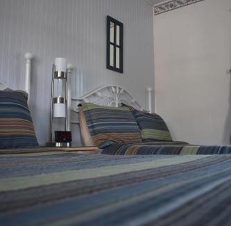 Cornish Hotel | Midway Lodging