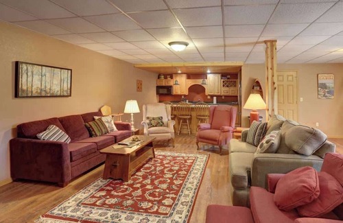 Deadwood Cabina | Midway Meadows