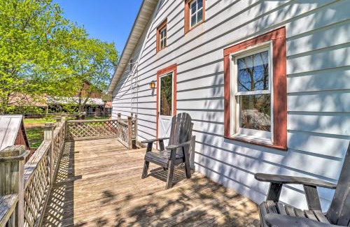 Mifflinburg Casa | Mifflinburg Farmhouse with Deck Family Friendly!