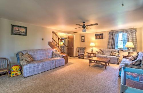 Mifflinburg Casa | Mifflinburg Farmhouse with Deck Family Friendly!