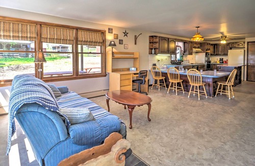 Mifflinburg Cabaña | Mifflinburg Farmhouse w/ Deck: Family Friendly!
