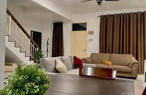 Taman Setia Indah Casa | Mijanna Guesthouse - Johor Bahru