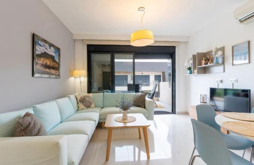 Pueblo Latino Apartamento | Mil Palmeras Beachfront Bliss