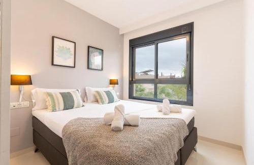 Pueblo Latino Apartamento | Mil Palmeras Beachfront Bliss