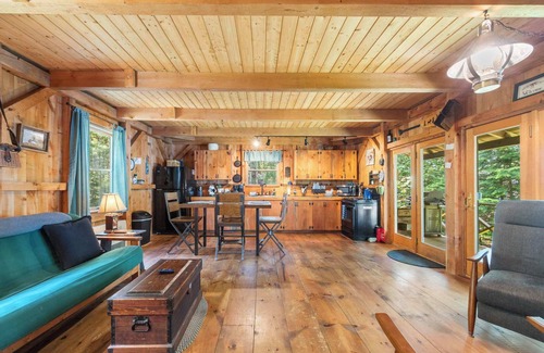 Franklin Casa | Milam Camp-Beautiful Lakefront!