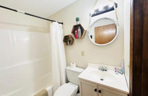 Pine Grove Casa | Milk Hand House. Peaceful 1 bedroom cabin