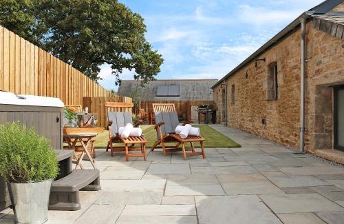 Falmouth Casa | Mill House, Boskensoe Barns