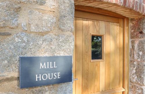 Falmouth Casa | Mill House, Boskensoe Barns