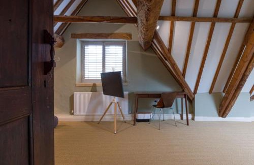 Stroud Casa | Mill House & Cottage - on The Cotswold Way!