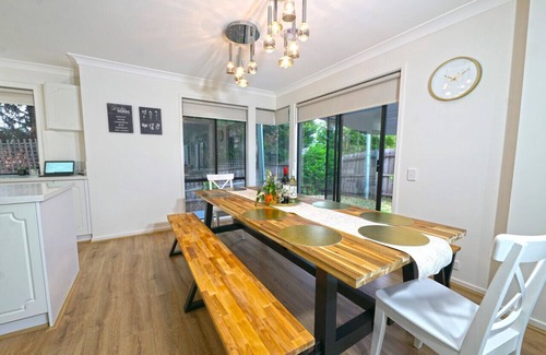 Mill Park Casa | 3 Cananga Ct Mill Park 6-BRM Spacious double story House