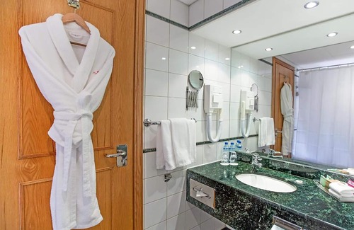 Trade Center Hotel | Millennium Plaza Downtown Hotel