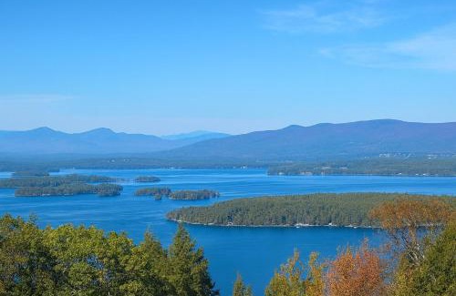 Gilford Casa | Million-Dollar Mtn Views! Gilford Gilded Loon
