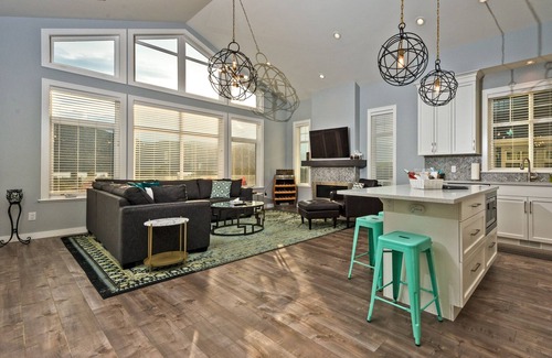 Okanagan-Similkameen Casa | Million Dollar Views! Private Hot Tub - Boat Slip! Golf Car (with fee)