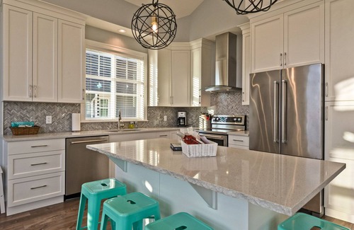 Okanagan-Similkameen Casa | Million Dollar Views! Private Hot Tub - Boat Slip! Golf Car (with fee)