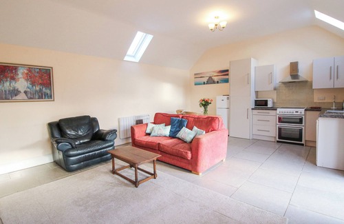 Stoney Stretton Cabaña | MILLSTONE COTTAGES - MIDDLE COTTAGE, pet friendly in Westbury