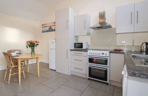 Stoney Stretton Cabaña | MILLSTONE COTTAGES - MIDDLE COTTAGE, pet friendly in Westbury