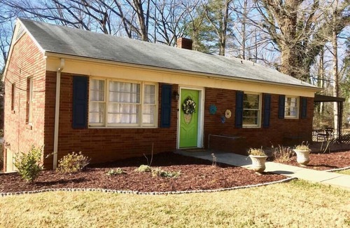 Hickory Casa | Mimzy’s Garden Retreat | Peaceful & Private