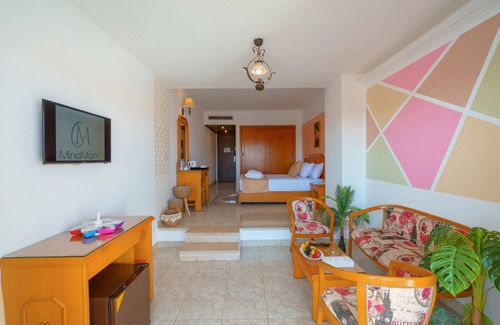 Sheraton Road -Sakkala Hotel | Minamark Resort & Spa, for families & couples only