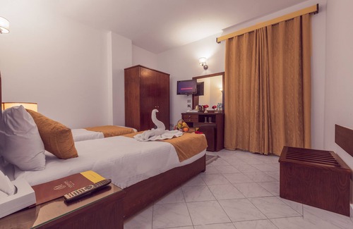 Sheraton Road -Sakkala Hotel | Minamark Resort & Spa, for families & couples only