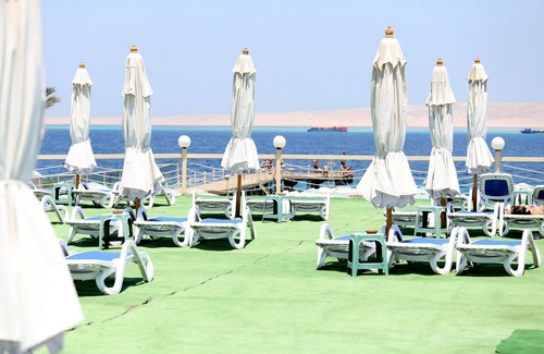 Sheraton Road -Sakkala Hotel | Minamark Resort & Spa, for families & couples only