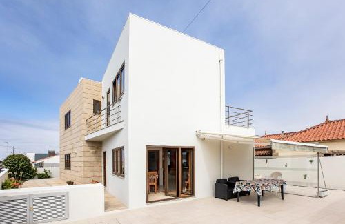 Vila do Conde Casa | Mindelo 3BDR Duplex House W/Pool