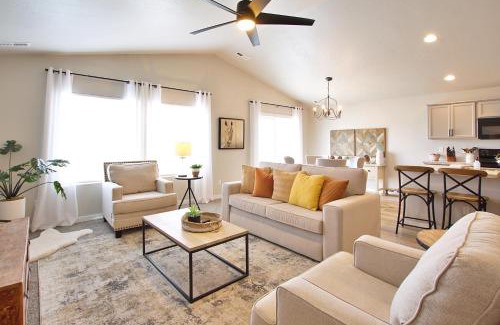 Meridian Casa | Mineral Spa Fire Pit Gameroom Topgolf Disc