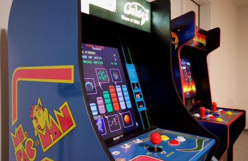 Meridian Casa | Mineral Spa Fire Pit Gameroom Topgolf Disc