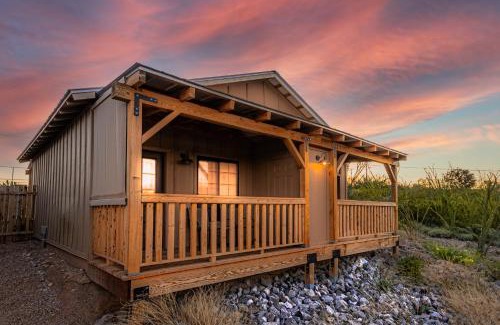 Tombstone Chalet De Esquí | Miners Cabin #2 - King Bed - Accessible Room - Private Balcony