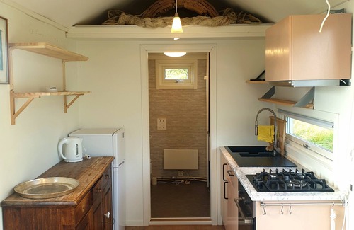 Kvaloya Otro | Minihouse with nice view, and access to recording studio and/or work space.