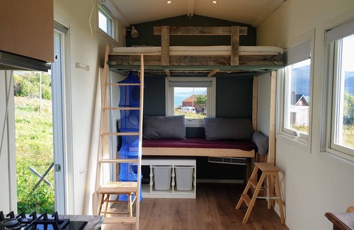 Kvaloya Otro | Minihouse with nice view, and access to recording studio and/or work space.