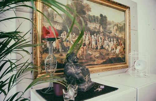 Friedenau Casa | Minimal Room in a Family home