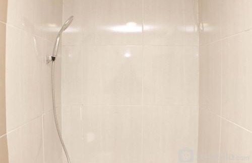 East Jakarta Apartamento | Minimalist and Cozy 3BR at Meikarta Apartment By Travelio