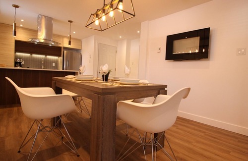 Rosemont-La Petite-Patrie Apartamento | Minimalist-Contemporary 2-bedroom Rosemont.