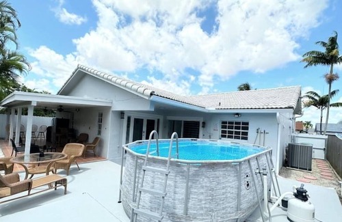 Richmond West Casa | Minimalist home in the heart of Miami