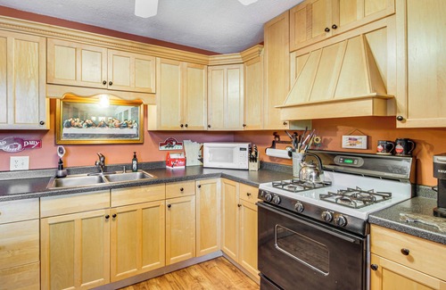 Pequot Lakes Cabina | Minnesota Family Home on Sibley Lake!