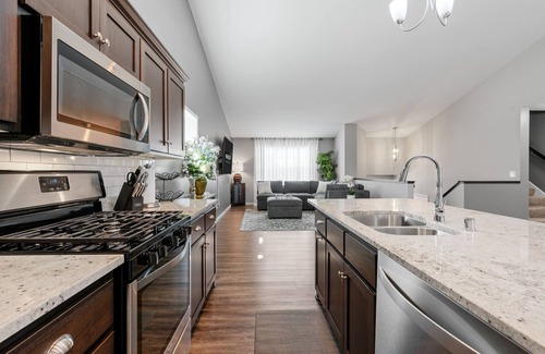 Blaine Casa | MINNeSTAY* Savanna Grove