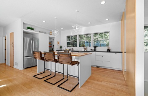 Lakeland Casa | MINNeSTAY* The Happy Home | Ski |