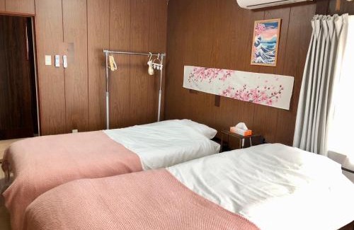 Hikone Villa | Minpaku SAKURA 民泊 戸建貸切 彦根城まで車10分 無料駐車場 普通2台小型1台