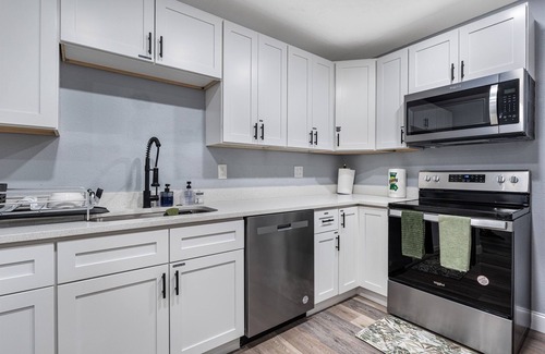 Clearwater Casa | Mins to Beach + Pool Game Room + Sleeps 10