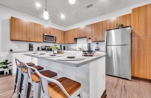 Downtown Apartamento | Mins➞Downtown/Med District★2Beds★2Baths★Fully Stocked★24hr Gym★3TVs