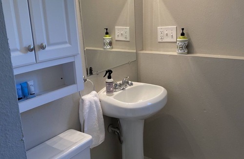 Cheney Casa | Totalmente renovado dentro y fuera de minutos de EWU y distancia en coche de Silverwood.